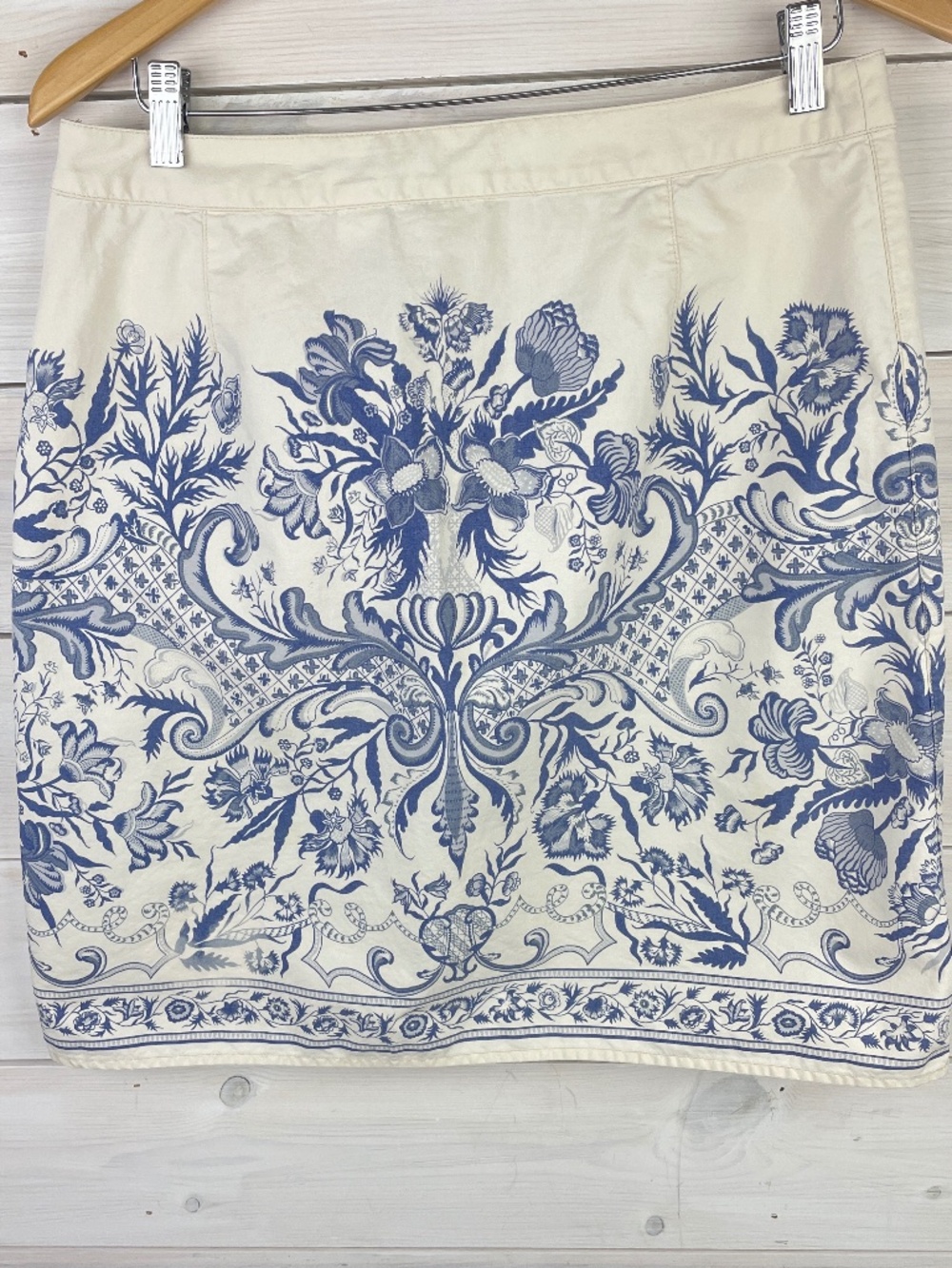 Liz Claiborne Lizwear Jeans Cream & Blue Floral Cotton Skirt
